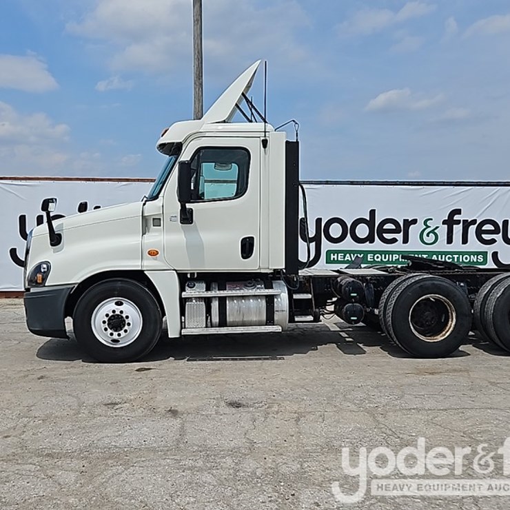 2017 FREIGHTLINER CASCADIA 125