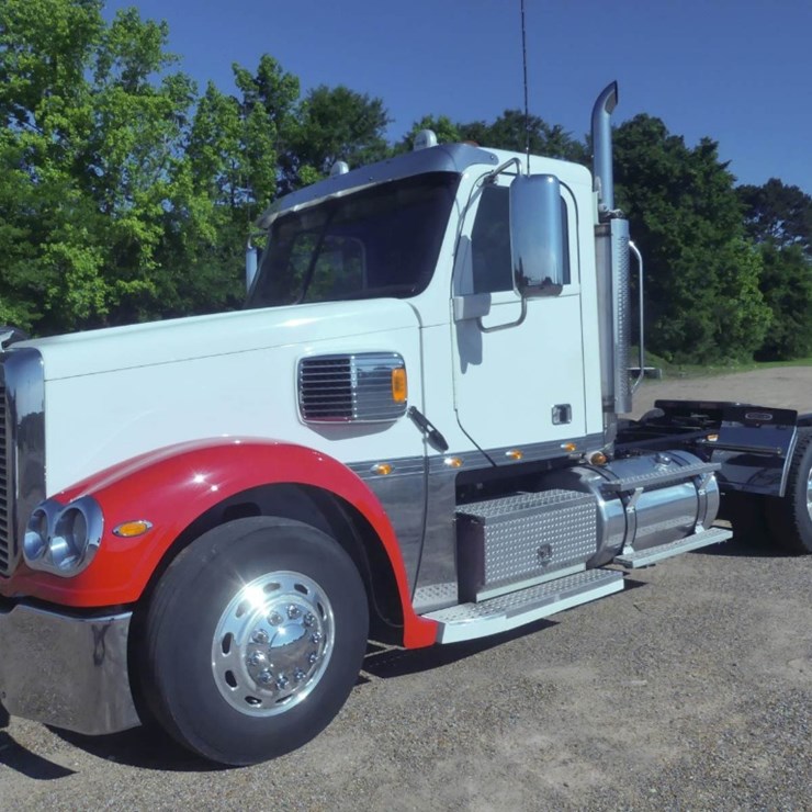 2014 FREIGHTLINER CORONADO 132