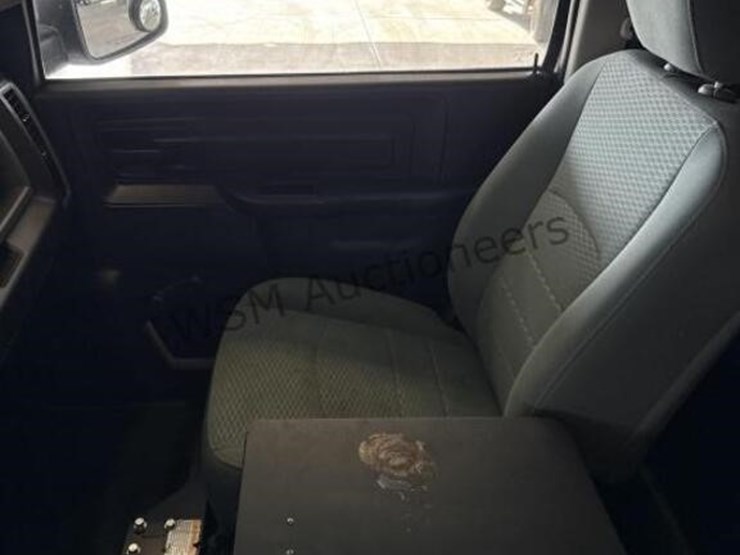 2015-dodge-2500-image-22