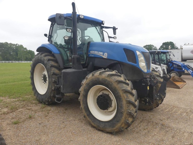 new-holland-t7.230-image-2