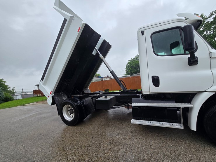 2015-freightliner-cascadia-113-image-87
