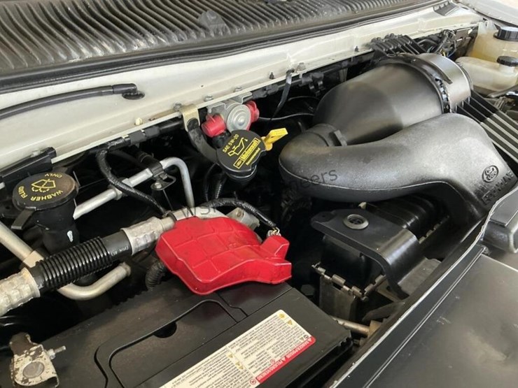 2012-ford-cargo-image-14