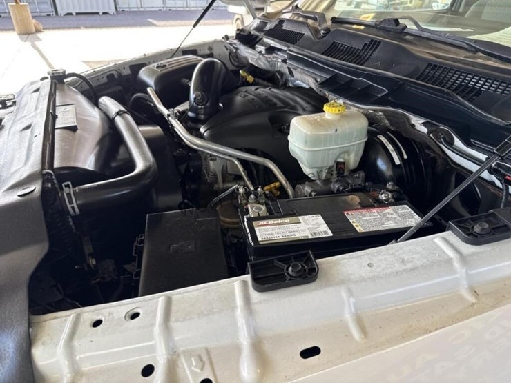 2015-dodge-2500-image-13