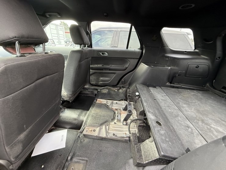2017-ford-explorer-image-29