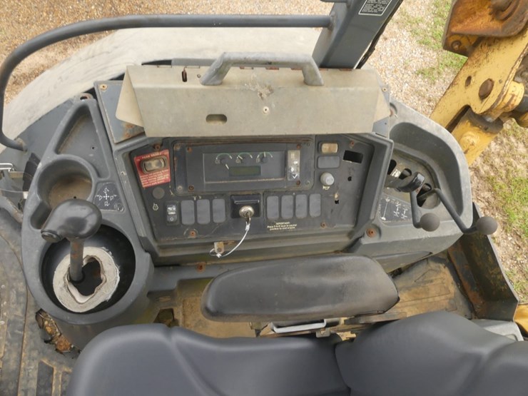 2002-deere-410g-image-16
