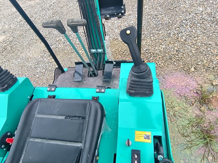 #24706-•-2025-agt-h15r-mini-escavator-image-6