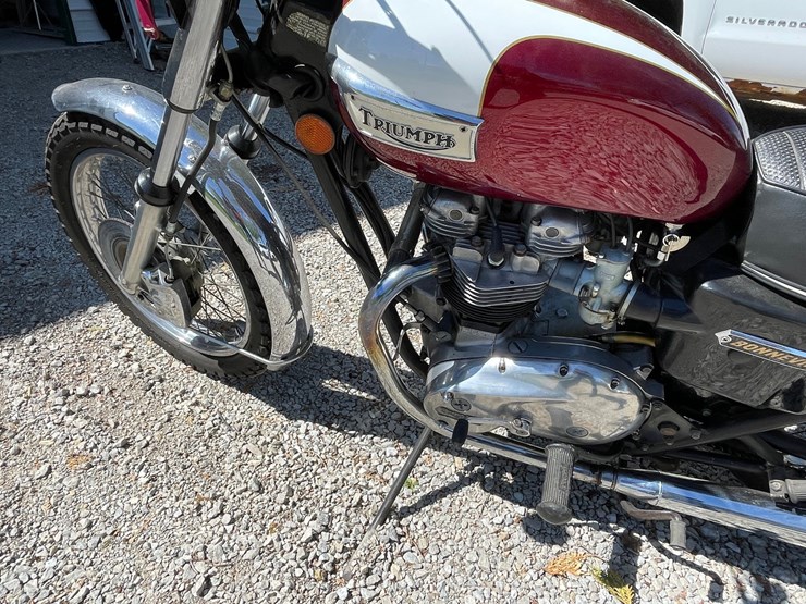 #136-•-1977-triumph-motorcycle-(has-wi-title)-(waupun,-wi)-image-10