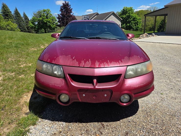 2003-pontiac-bonneville-sle-car-image-3