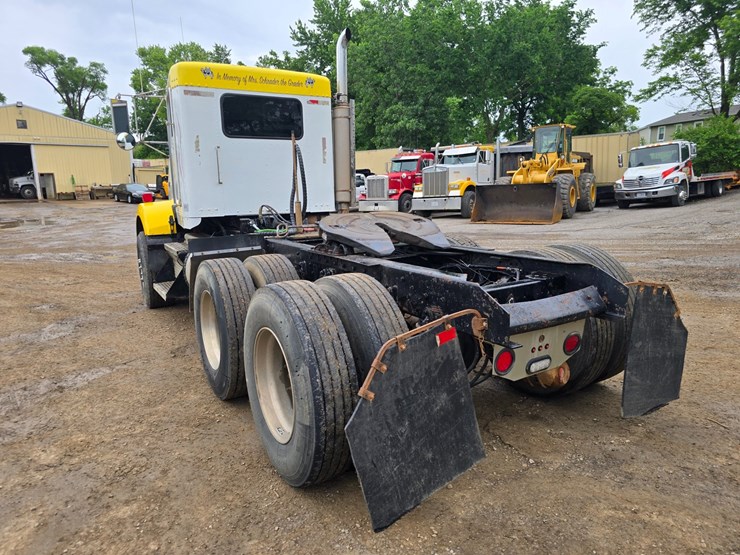 1999-kenworth-t800-image-14