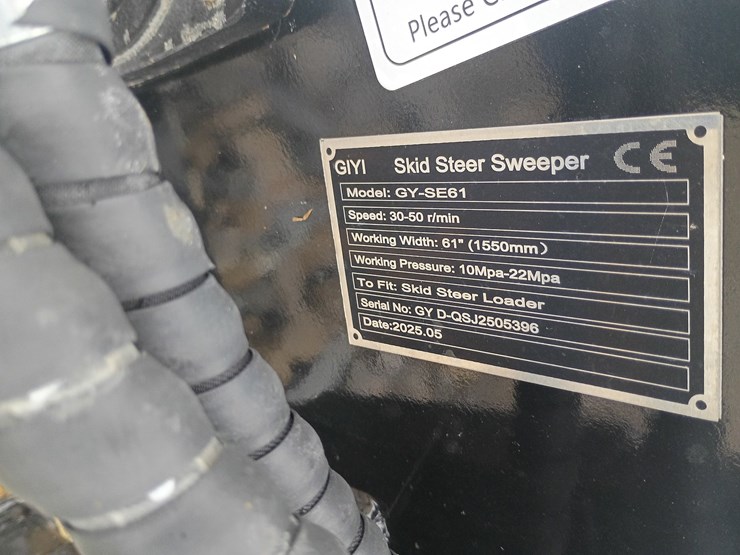 #24730-•-giyi-skid-steer-sweeper-image-5