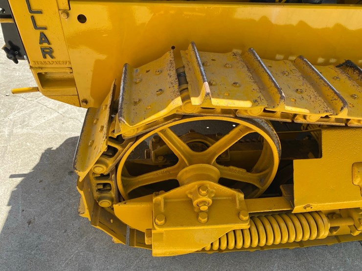 caterpillar-22-image-15