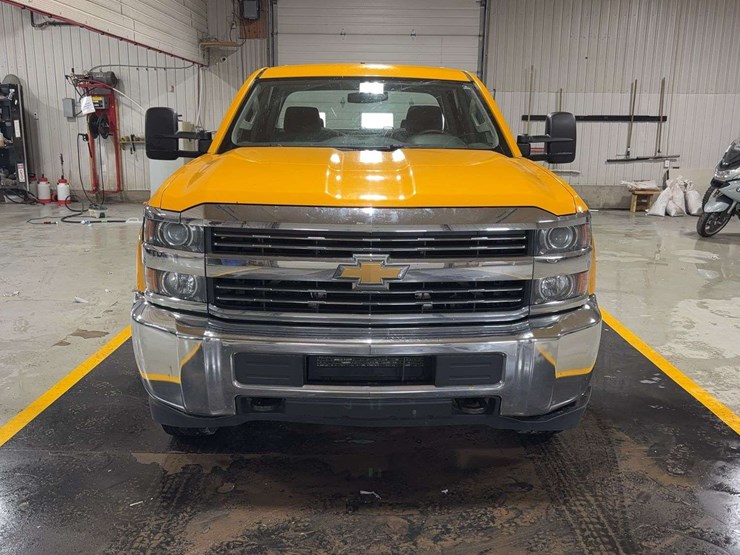 2016-chevrolet-silverado-3500hd-image-12