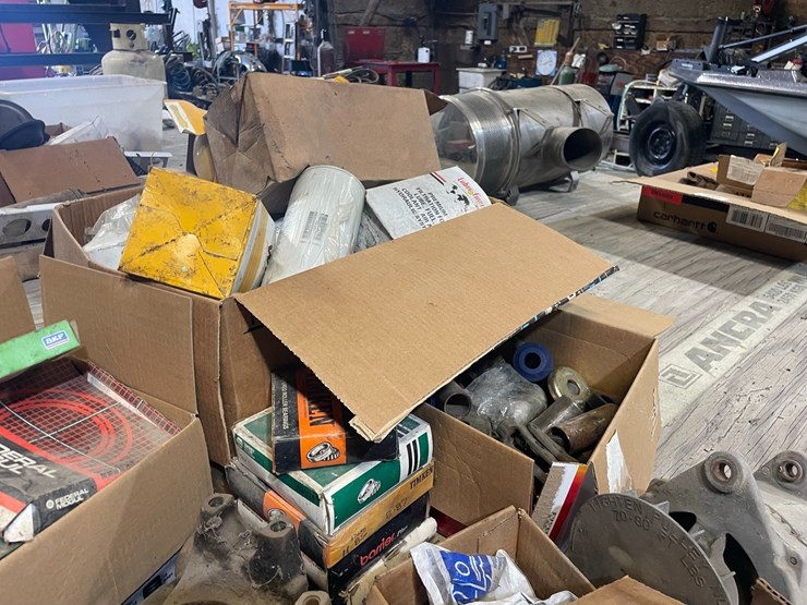 #40250-•-lot-of-misc-parts-image-7