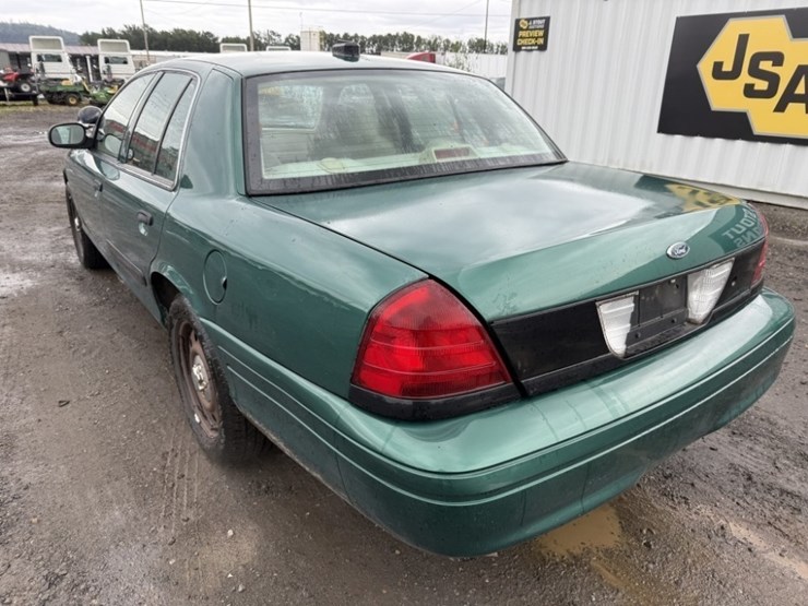 2008-ford-crown-victoria-sedan-image-6