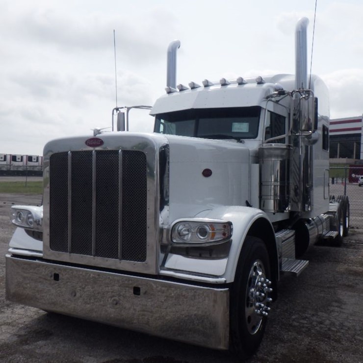 2023 PETERBILT 389