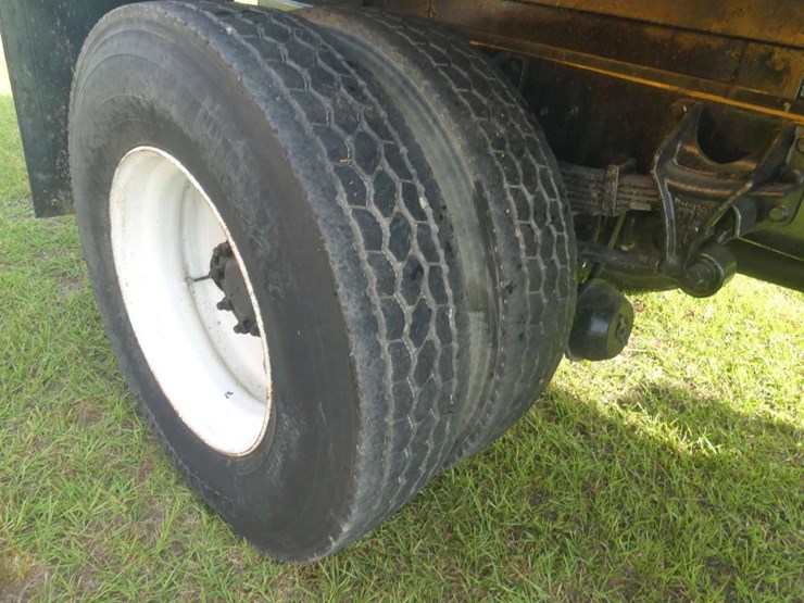 2004-ford-f750-image-6