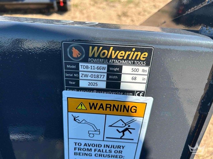 wolverine-track-duty-bucket-image-3