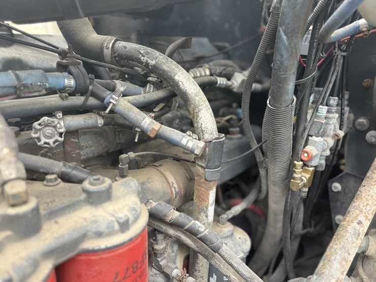 l2--1998-mack-maxi-cruise-truck-image-28