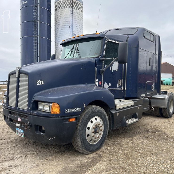 1999 KENWORTH T600