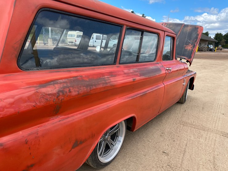 1963-chevrolet-suburban-image-27