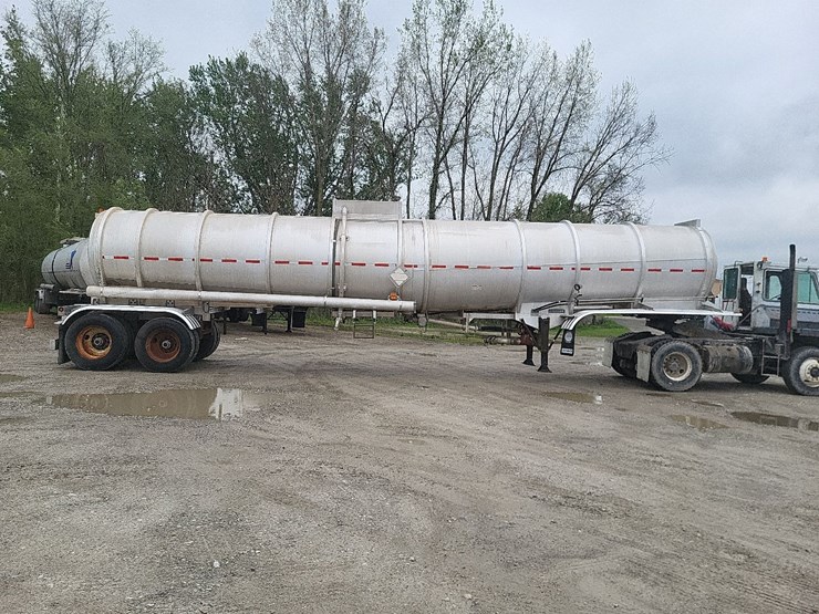2012-brenner-8820-gallon-aluminum-tandem-axle-semi-tanker-trailer-image-6