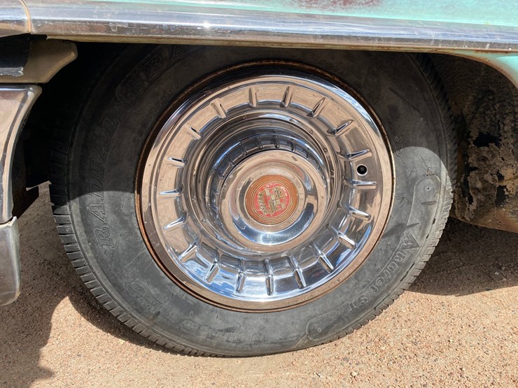 #109-•-1956-cadillac-de-ville-sedan-(title-in-delay)-(nitke-yard-mosinee,-wi)-image-16