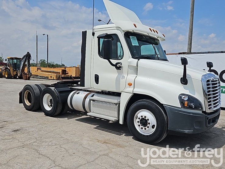 2017-freightliner-cascadia-125-image-5