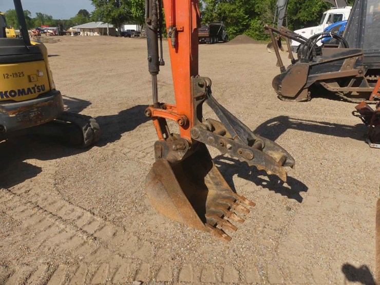 2017-kubota-kx057-4-image-6