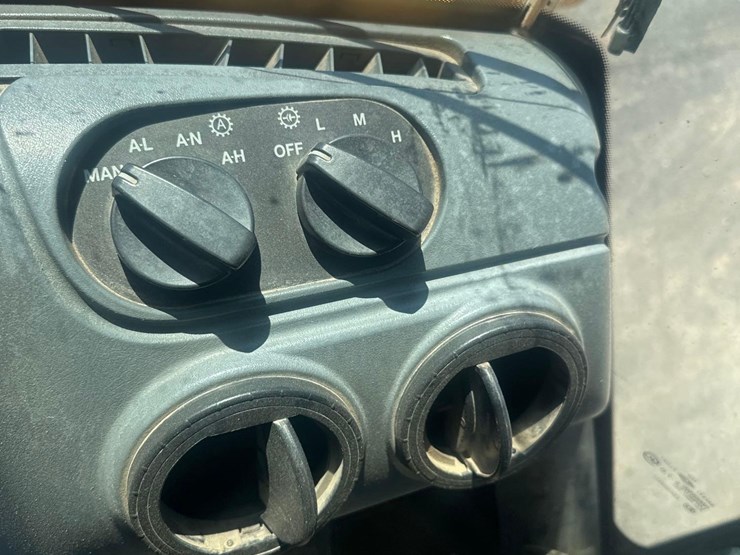 2011-hyundai-hl730-9-image-36