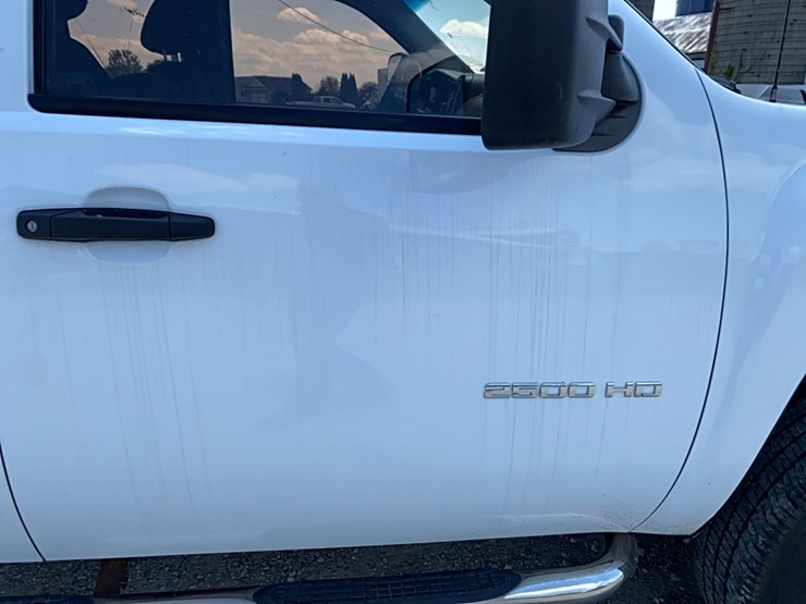 2013-chevrolet-2500-image-11