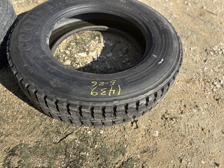 l3---(1)-continental-285/75/24.5-unused-image-2