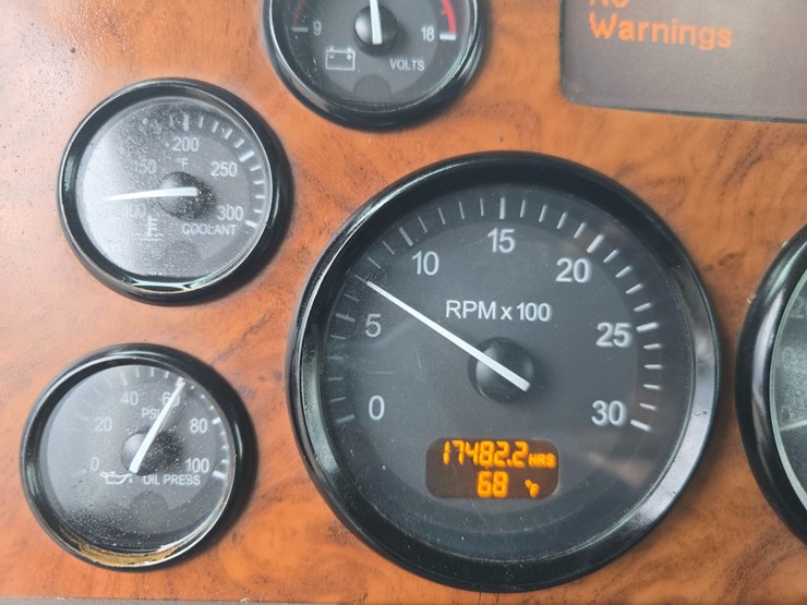 2009-peterbilt-365-image-77