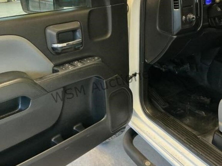 2016-chevrolet-silverado-3500hd-image-25