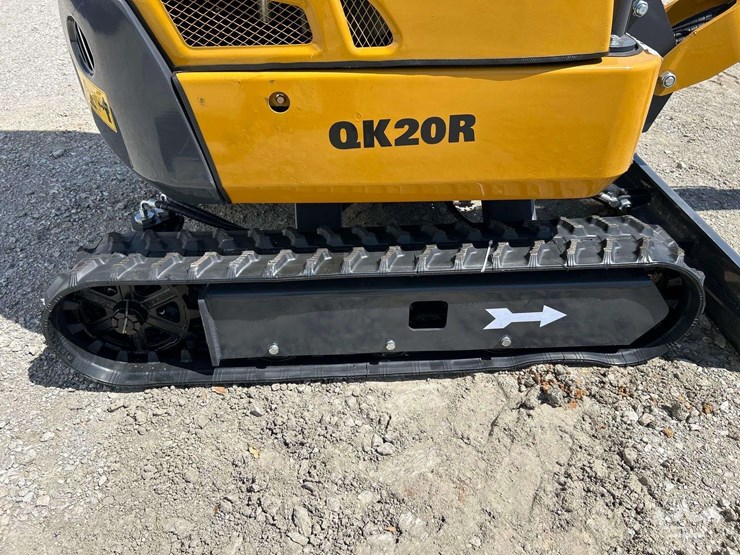 mini-excavator-image-23