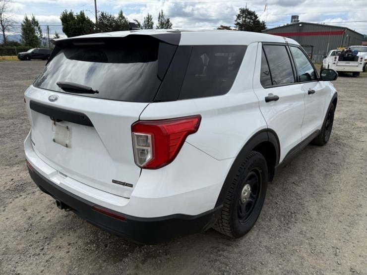 2020-ford-explorer-image-4
