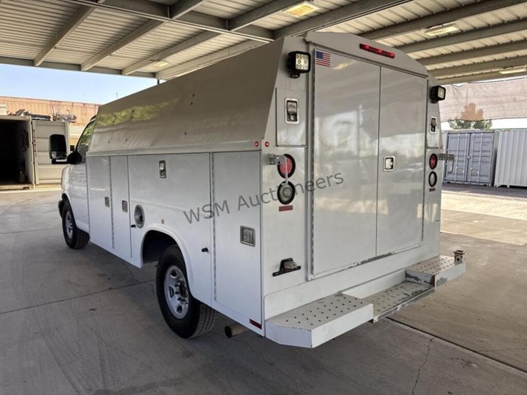 2013-chevrolet-express-3500-image-6