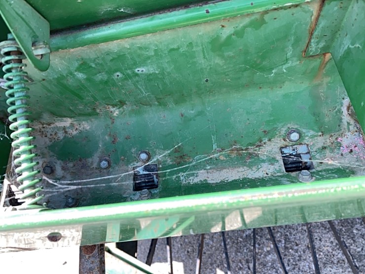 john-deere-8300-image-22