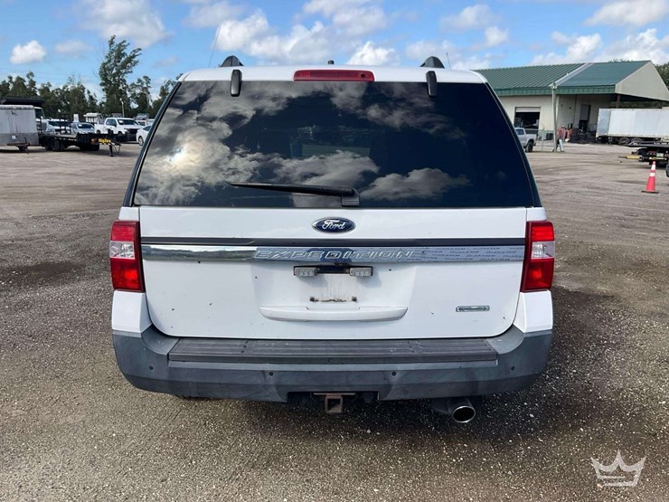 2015-ford-expedition-image-31
