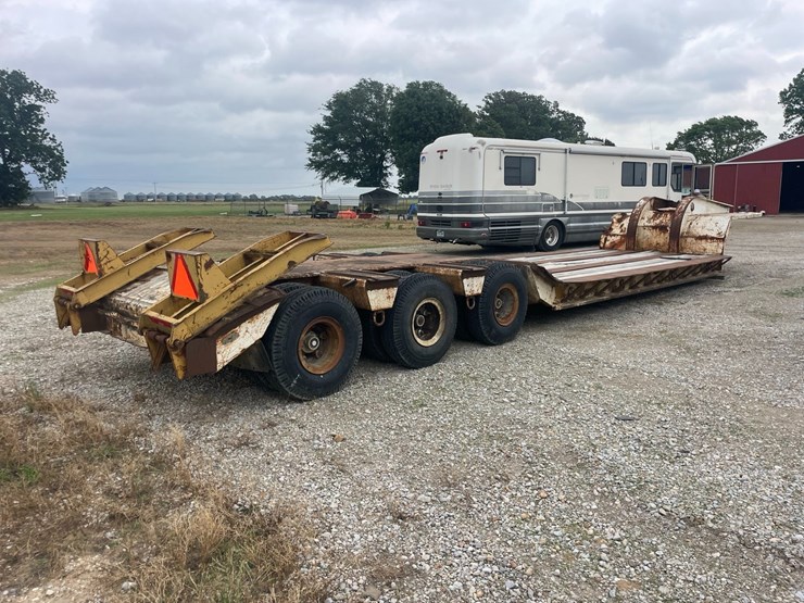 #40220-•-1981-phelan-wtt-60k-226"-tri/a-steel-fixed-neck-lowboy-trailer-vin:-1r9h39304b1010324-image-3
