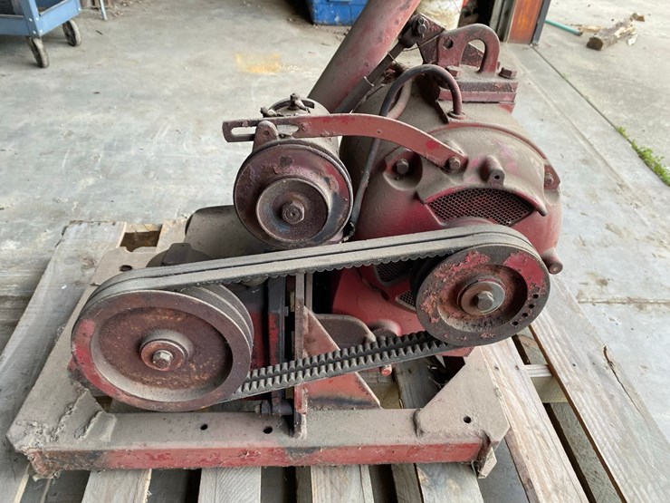 international-harvestor-electrall-generator-image-2