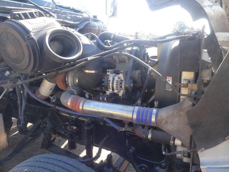 2014-freightliner-coronado-132-image-12