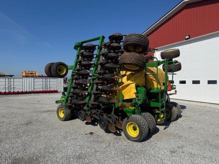 2010-john-deere-1990-image-10