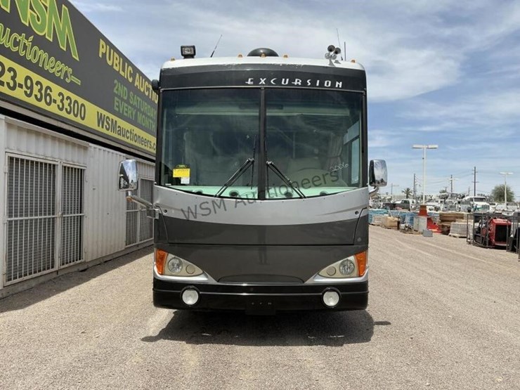 2006-fleetwood-excursion-motorhome-image-3