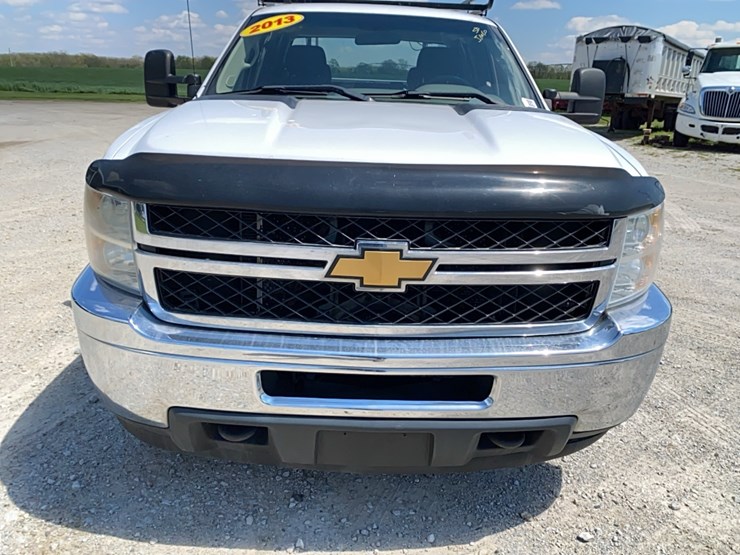 2013-chevrolet-2500-image-7