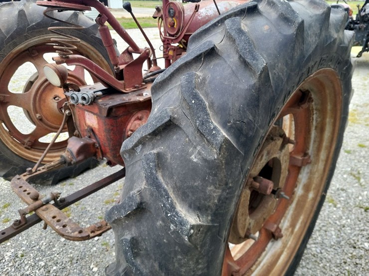 1946-farmall-h-tractor-image-22