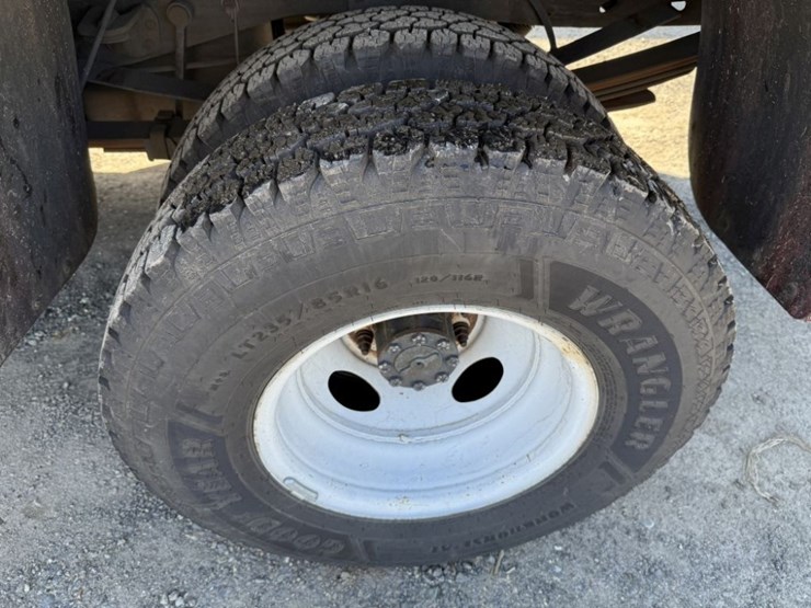 2001-ford-f350-image-18