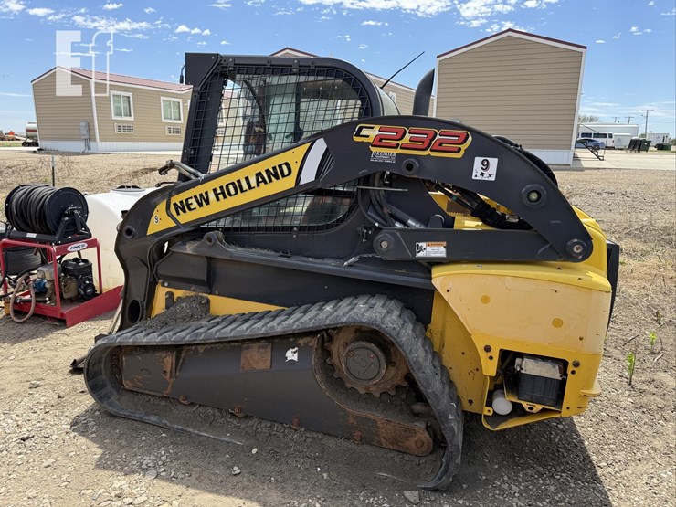new-holland-c232-image-4