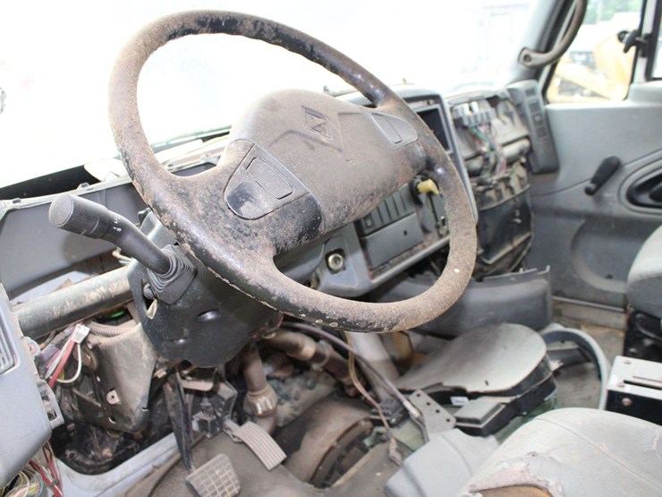2006-international-durastar-4200-image-10
