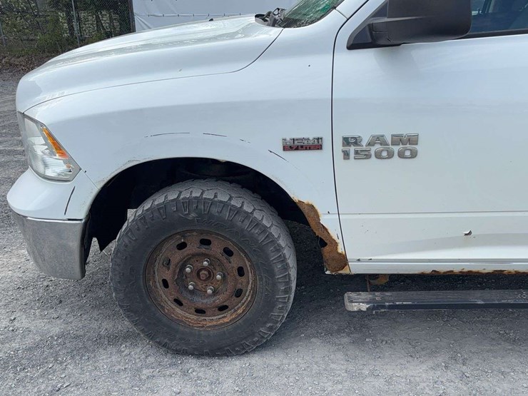 2016-dodge-1500-image-23