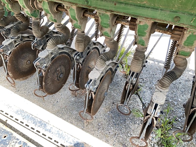 john-deere-8300-image-38